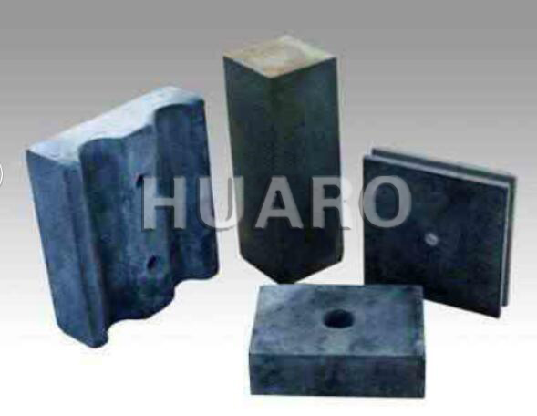 Silicon nitride bonded silicon carbide brick